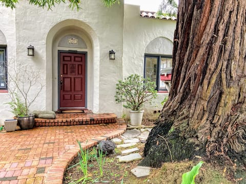 Lida's House, Walk to Everything