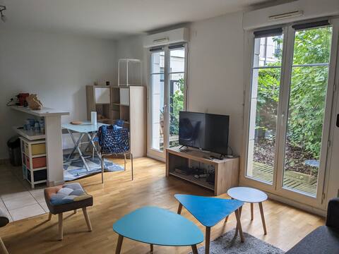 Quiet studio with garden