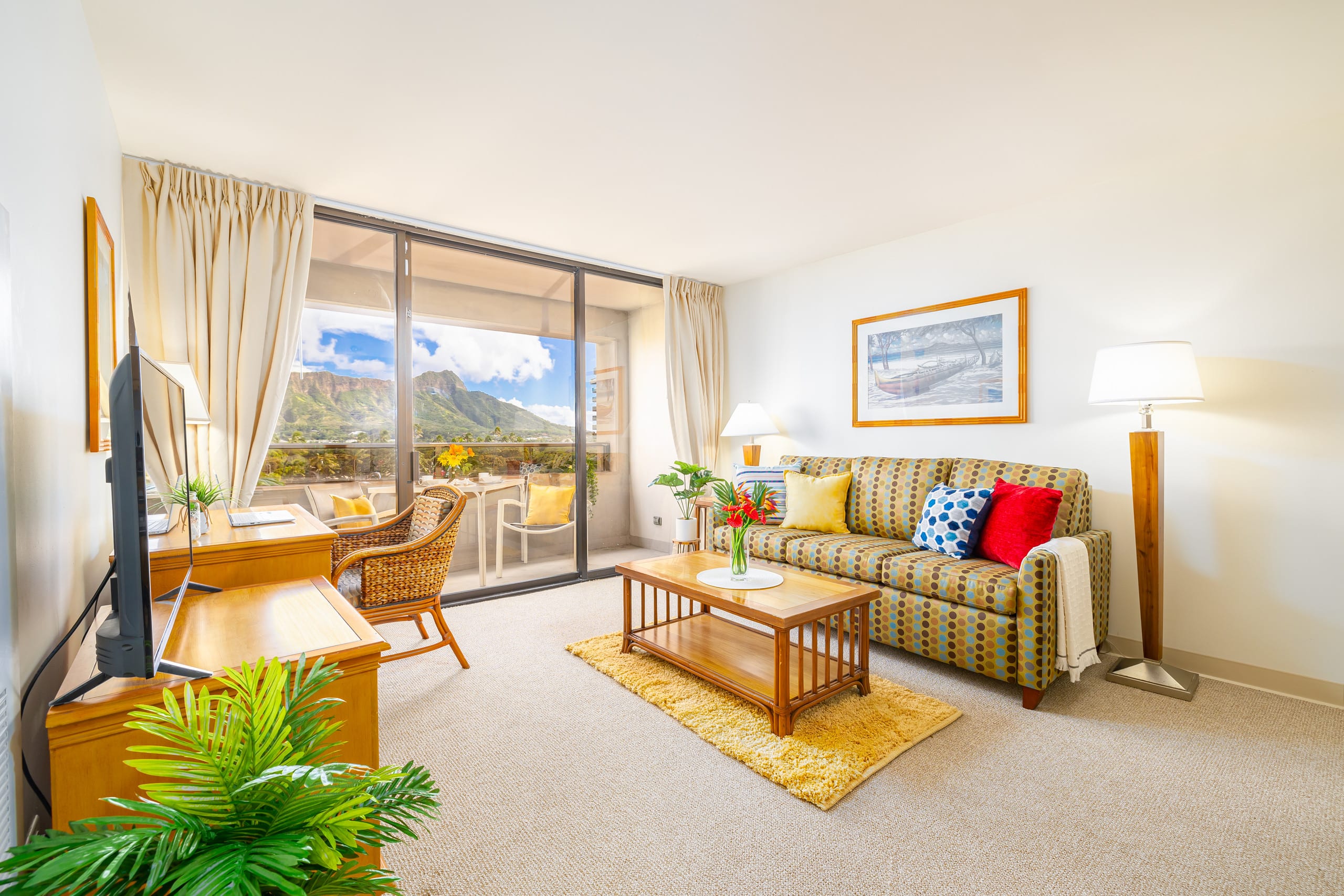 Condo in Honolulu · ★4.71 · 2 bedrooms · 3 beds · 1 private bath - Image 7