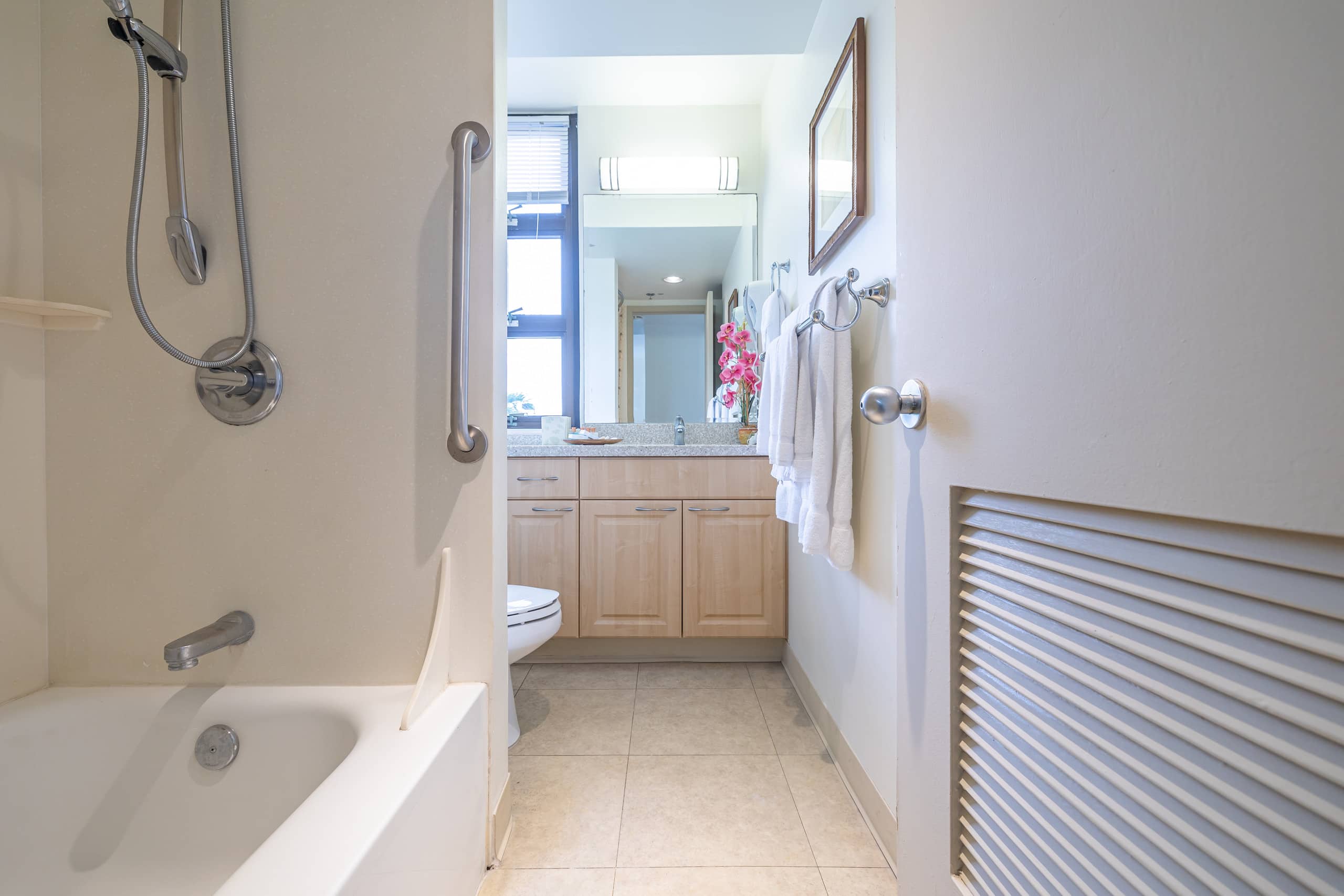 Condo in Honolulu · ★4.71 · 2 bedrooms · 3 beds · 1 private bath - Image 24