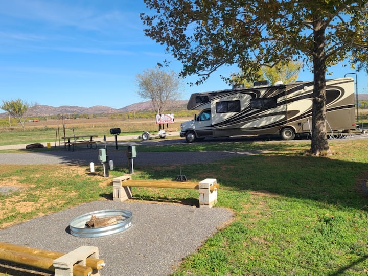 Triple Ace Campsite 5 near Wichita Mountains Campers/RVs for Rent in