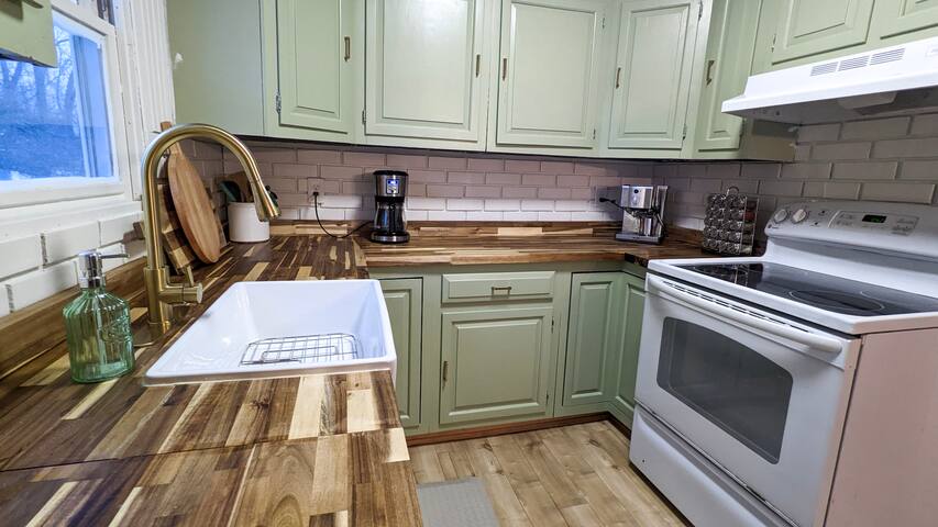 Sea Shanty: Beach Escape with BBQ & Outdoor Shower gallery image 3