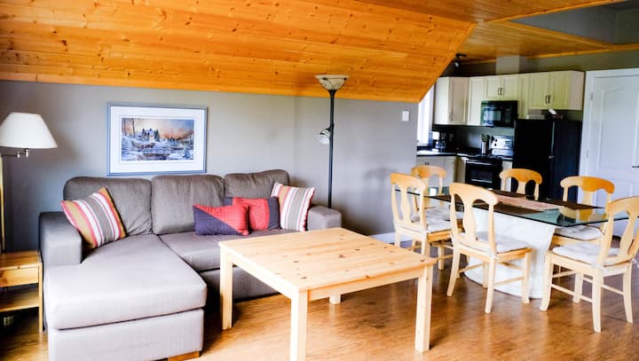Arrow Lake Escape Studio Suite - Nakusp