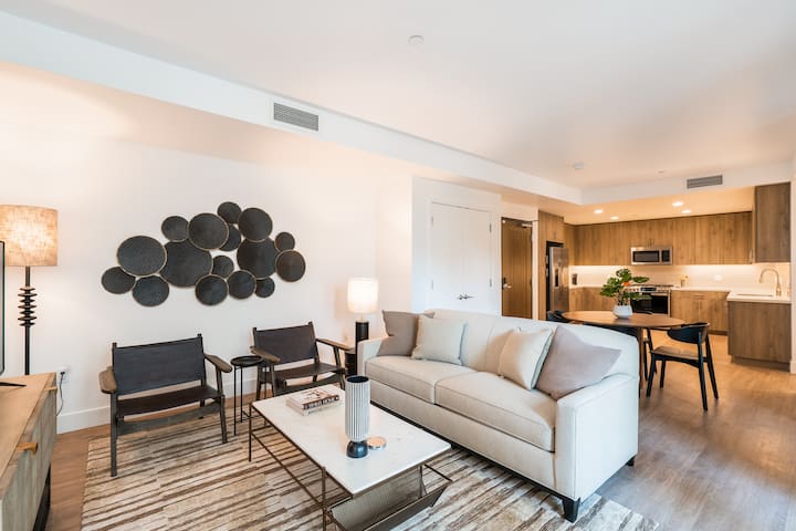 Mint House Menlo Park | Caltrain-Facing 2BR Apt