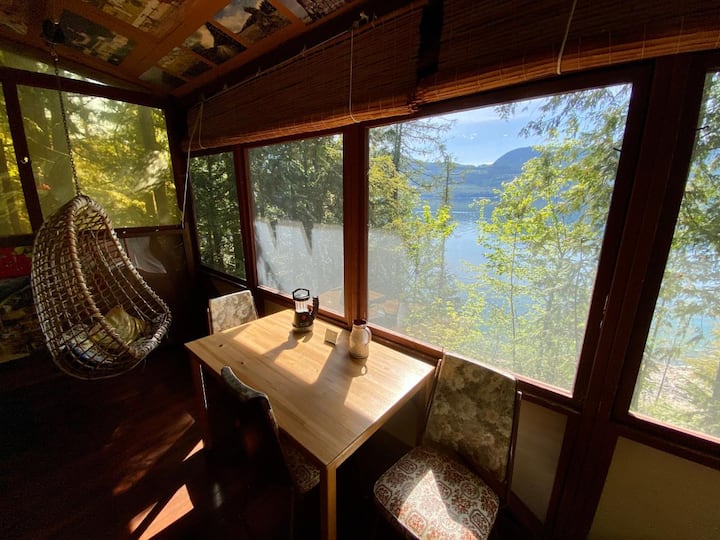 Arrow Lake Escape Off Grid Cabin - Nakusp