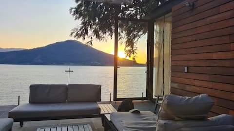 Popular Airbnb listing: Panoramic apartment, lake shore in Valle De Bravo