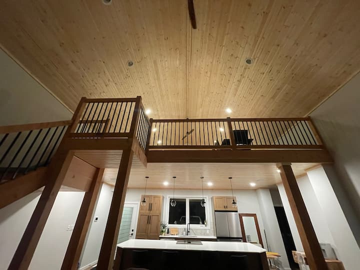 13th Hole Loft Retreat Cabins for Rent in Lac du Manitoba