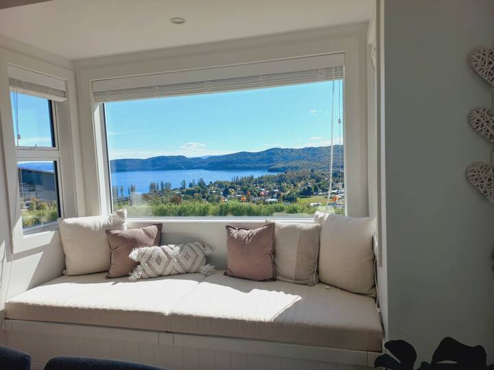 Luxury, views, privacy and space Houses for Rent in Kinloch, Waikato