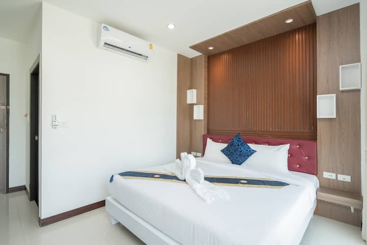 δ B Superior Double Room In The Heart Of Patong δ - Patong Beach