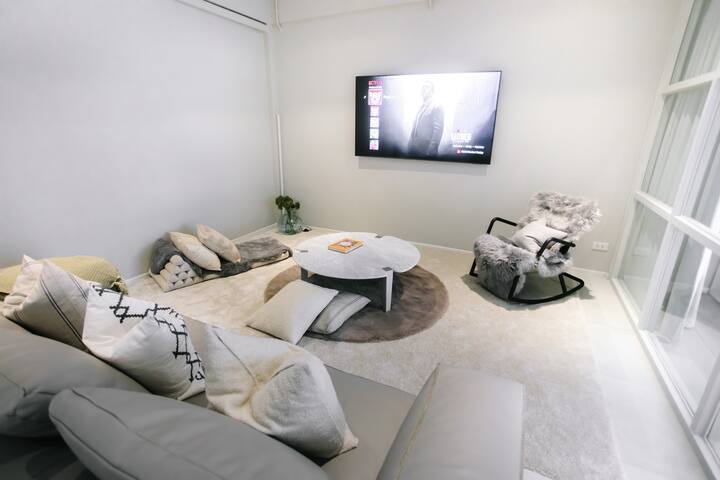 prani A. Ploenchit 4BR Penthouse 1MIN to BTS gallery image 4