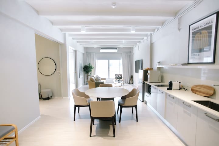 prani B. ploenchit 2BR luxe suite 1MIN to BTS gallery image 3