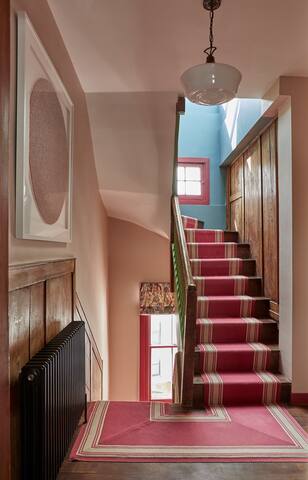 Stunning Period Property, 3 bedrooms with Aircon gallery image 5