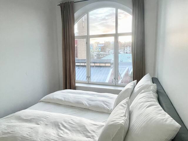 Super spacious apt by river gallery image 5