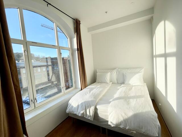 Super spacious apt by river gallery image 3