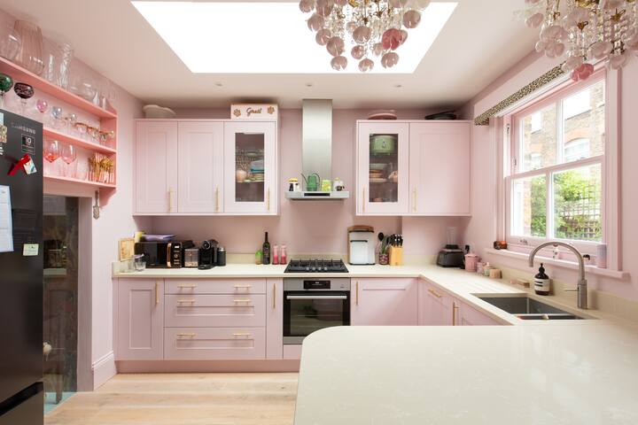 Beautiful 2 bed in heart of Primrose Hill gallery image 4