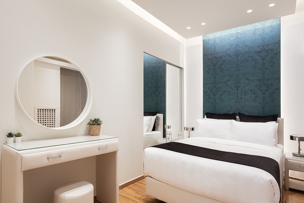 Chumba cha kulala na kitanda cha ukubwa wa malkia