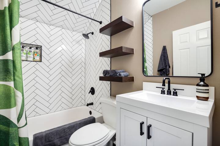 Capitol Hill / Arboretum House gallery image 3