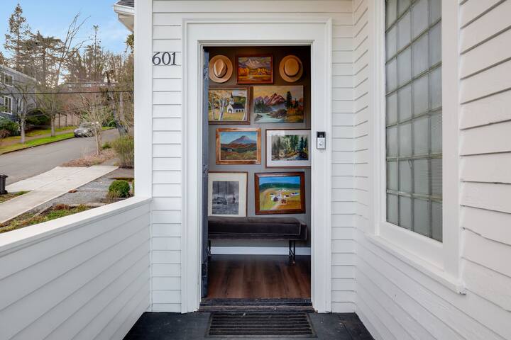 Capitol Hill / Arboretum House gallery image 5