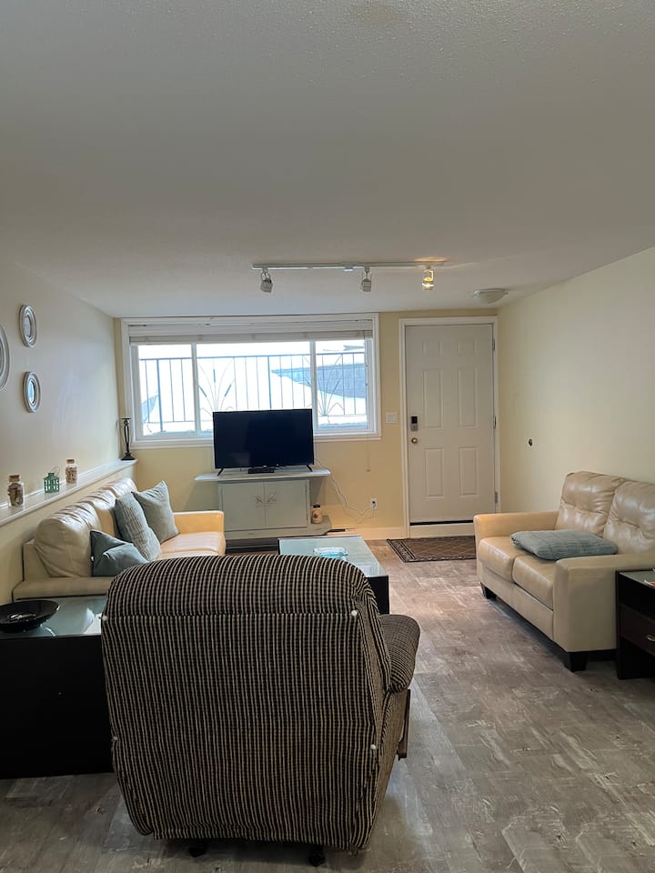Hillcrest Hideout Houses for Rent in Salmon Arm, British Columbia