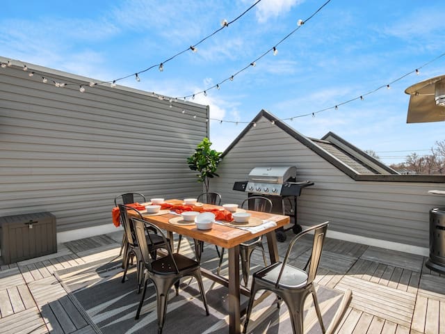 Luxury New Build – Rooftop Patio! – Columbus! gallery image 2