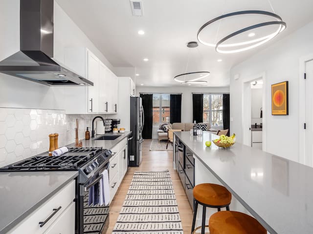 Luxury New Build – Rooftop Patio! – Columbus! gallery image 3