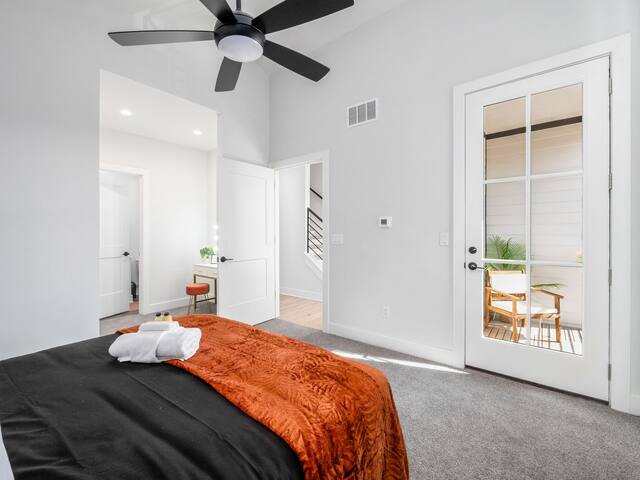 Luxury New Build – Rooftop Patio! – Columbus! gallery image 4