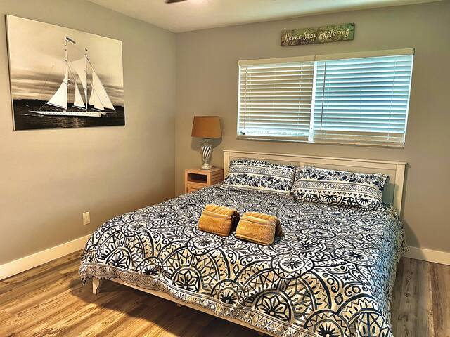 Walk to Beach House No Hidden Fees! gallery image 2