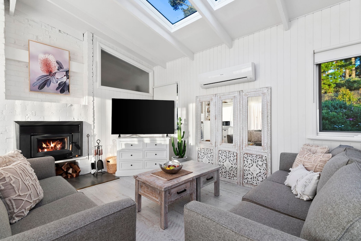 Top Airbnb: Eco Costal Cottage. Short & Long term rental. in Mount Martha