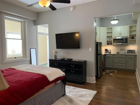 Popular Airbnb listing: Peaceful Private Downtown + Coworking (2S) in Washington Dc Suburbs