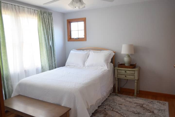 غرفة النوم رقم3
الطابق الثاني
سرير كامل