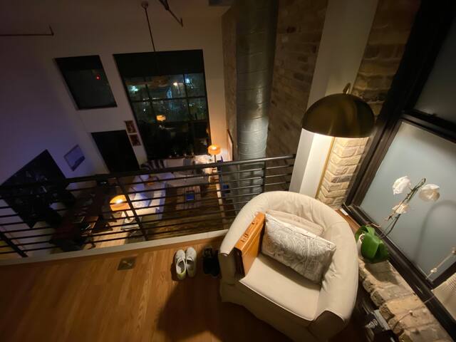 6th street Loft w vaulted ceilings for ACL/SXSW gallery image 5