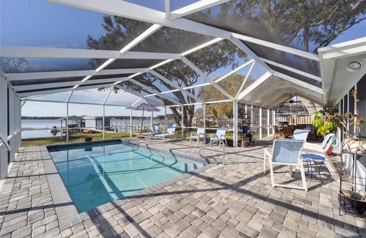 Beautiful Sunsets/Pool/Dock on Lake Weir