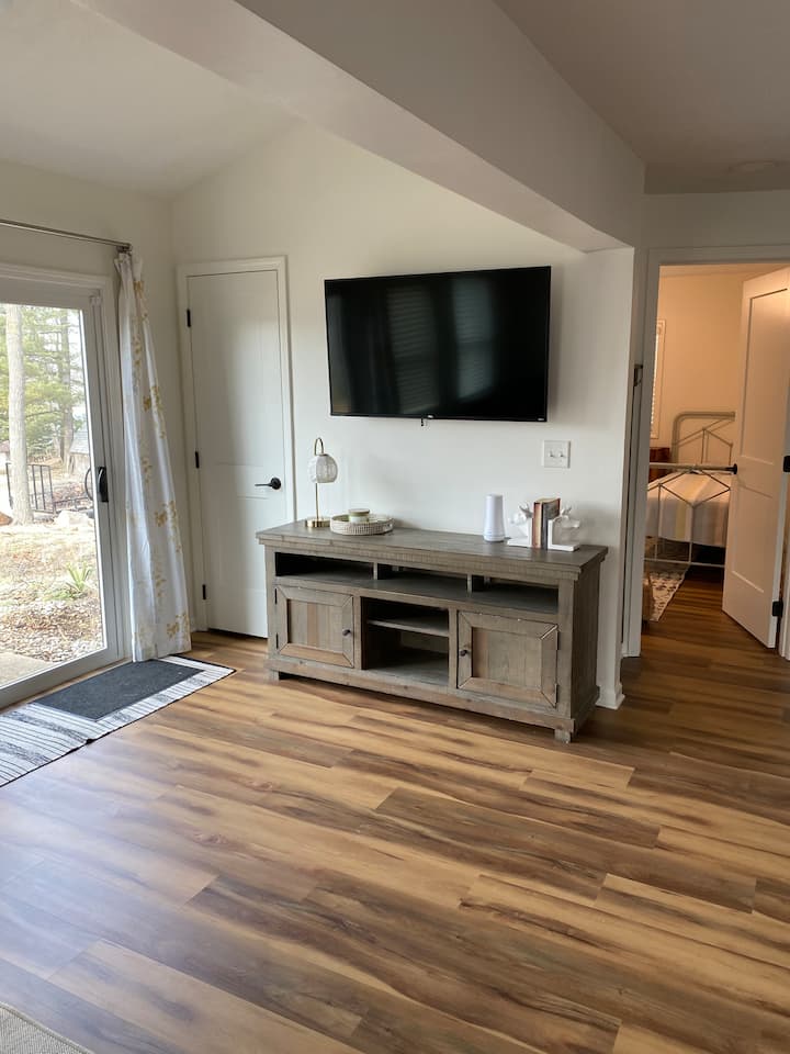 Little Crooked Lake Cottage Houses for Rent in Angola, Indiana