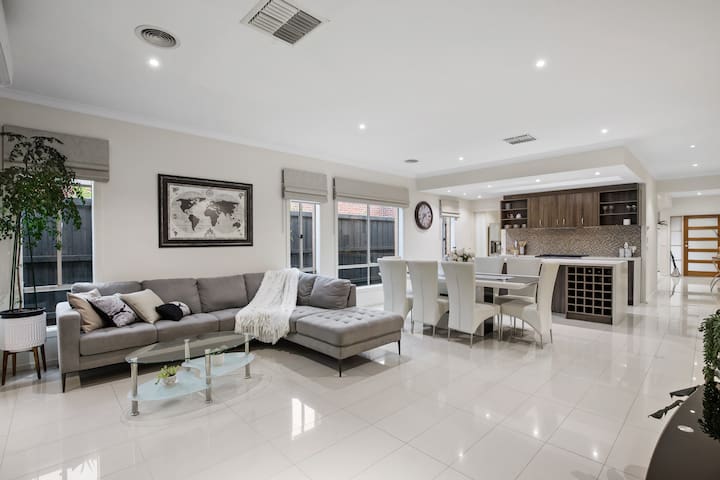 Relaxing, Spacious & Elegance