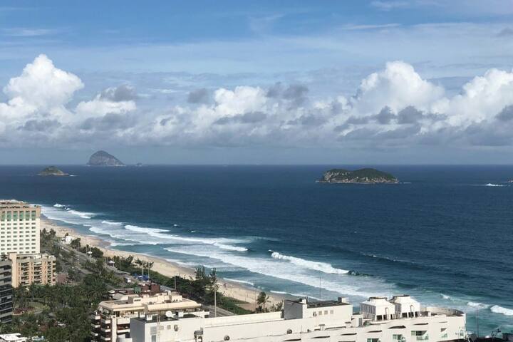 Flat in front of Barra da Tijuca beach