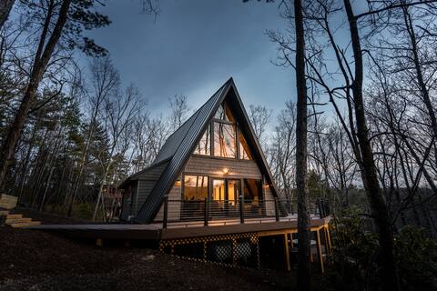 Renovated A-Frame w Hot Tub Fire Pit 1 Mi to Bryce
