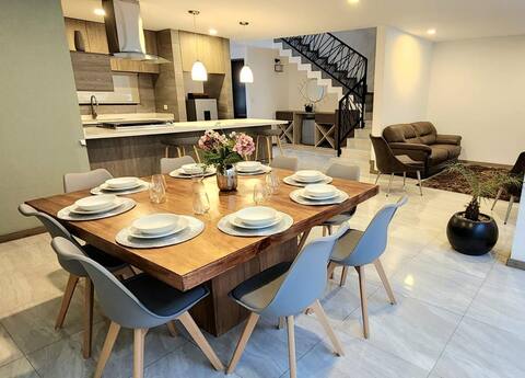 Luxurious and spacious house in Cholula. Private subdivision