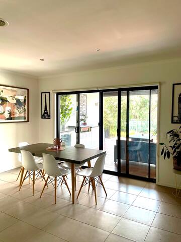 Coastal Oasis That Will Excite! gallery image 5