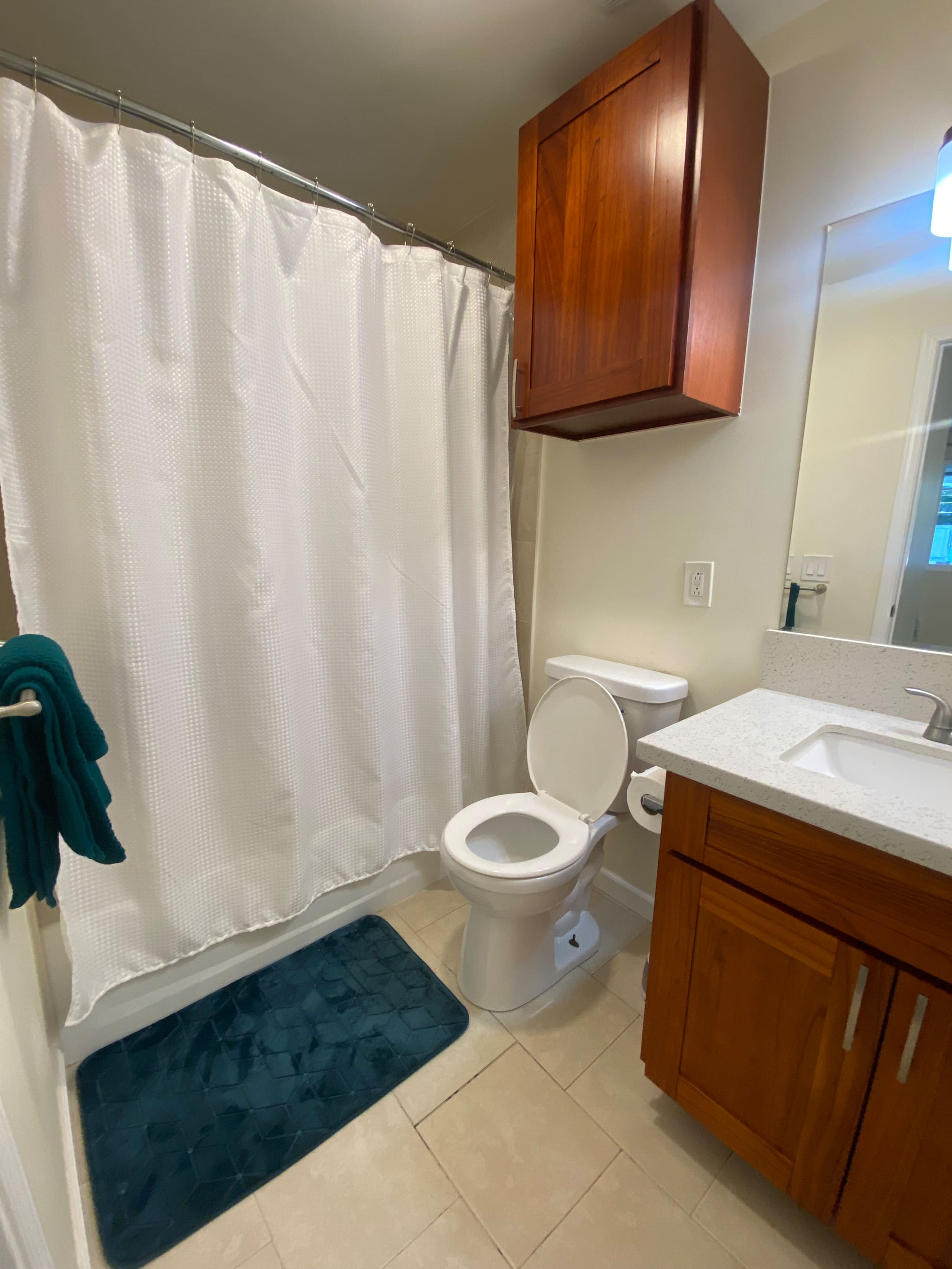 Lovely 1Br w/full size kitchen & free parking - Image 8