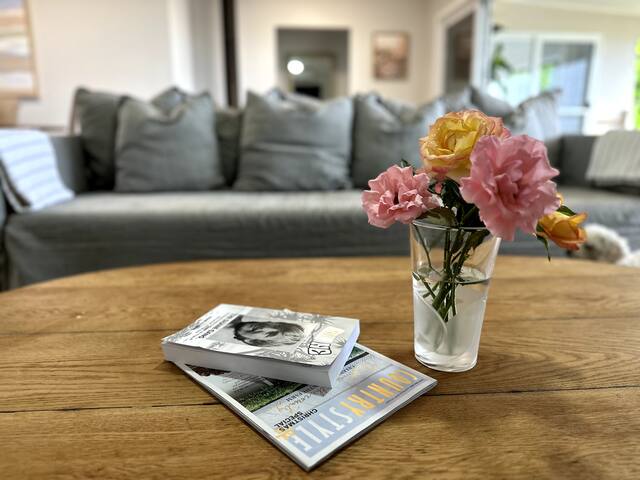 High Tide gallery image 5