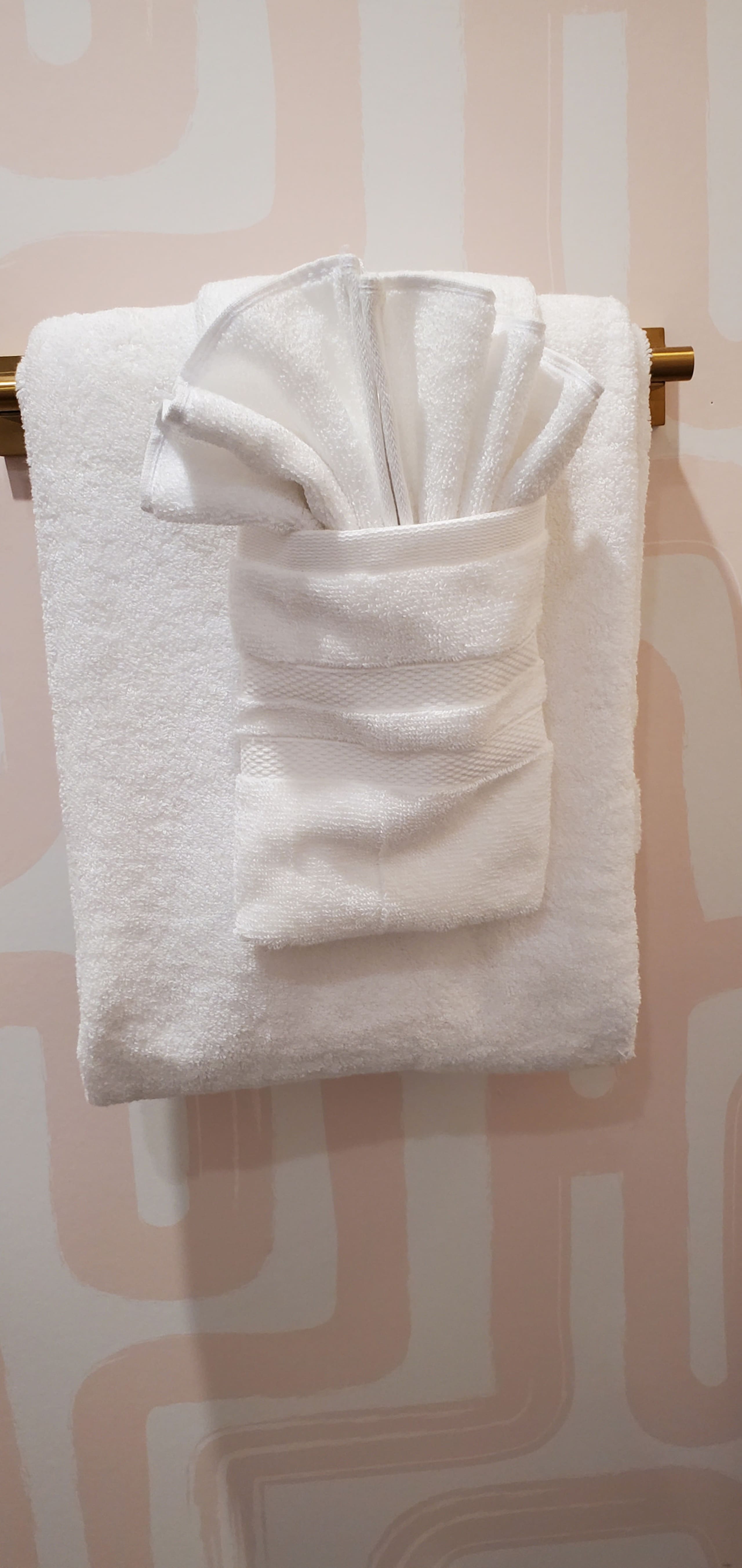 Hotel in Honolulu · ★4.93 · 1 bedroom · 2 beds · 1 private bath - Image 32