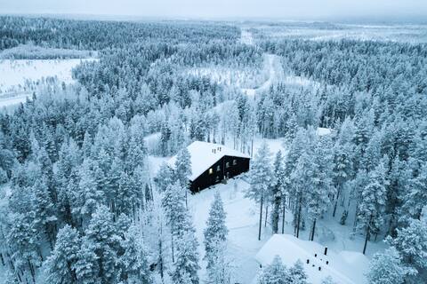 Villa with hot tub and ski lift tickets