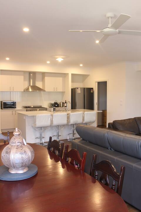 Bay Holiday House