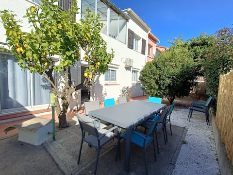 Air-conditioned villa near Catalan beaches