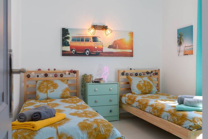 Habitación de arriba con 2 camas individuales (90x200)