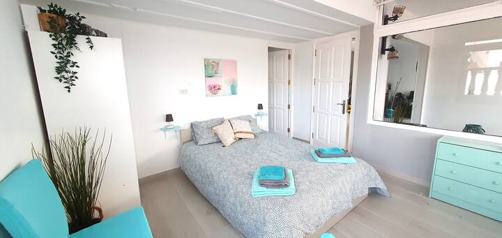 Habitación triple en la planta baja (cama de 140 x 200 y cama de 90 x 200)