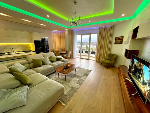 Popular Airbnb listing: Queen’s Luxury Apartments Lake in Farkë