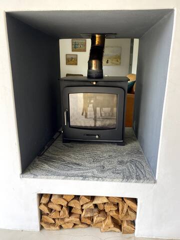 Lovely lower Constantia home – short-term rental gallery image 5