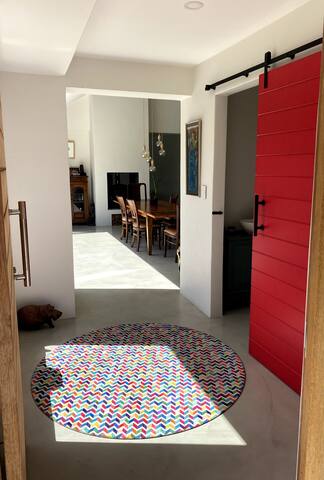 Lovely lower Constantia home – short-term rental gallery image 3