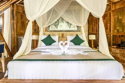 Romantic Bamboo Villa at Marni Villa Ubud